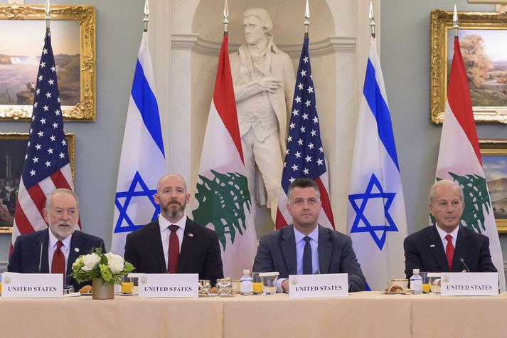 Frá vinstri er Mike Huckabee, sendiherra Bandaríkjanna í Ísrael, Dan Holler og Michael Needham, yfirmenn í utanríkisráðuneyti Bandaríkjanna, og Michel Issa, sendiherra Bandaríkjanna í Líbanon. 
