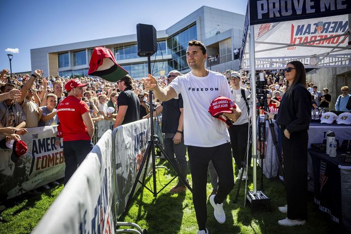 Charlie Kirk skömmu áður en hann var skotinn til bana.