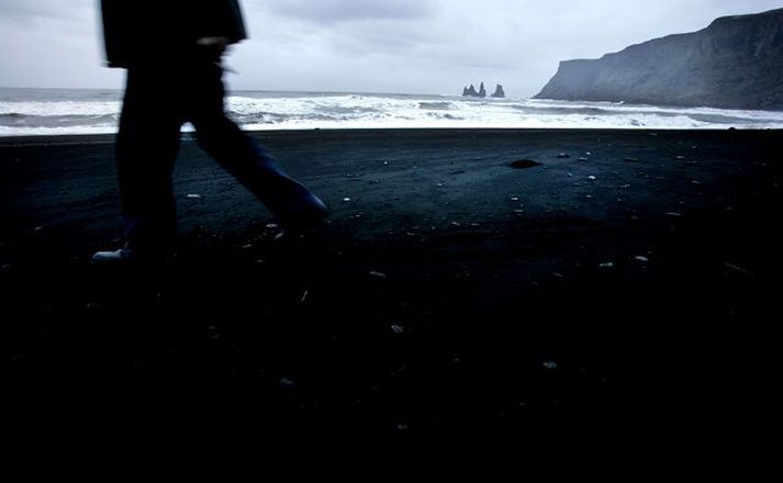 Fjaran við Vík. Landbrot undan ágangi sjávar er stöðugt við Vík í Mýrdal og segjast heimamenn orðnir uggandi.
Fréttablaðið/Valli