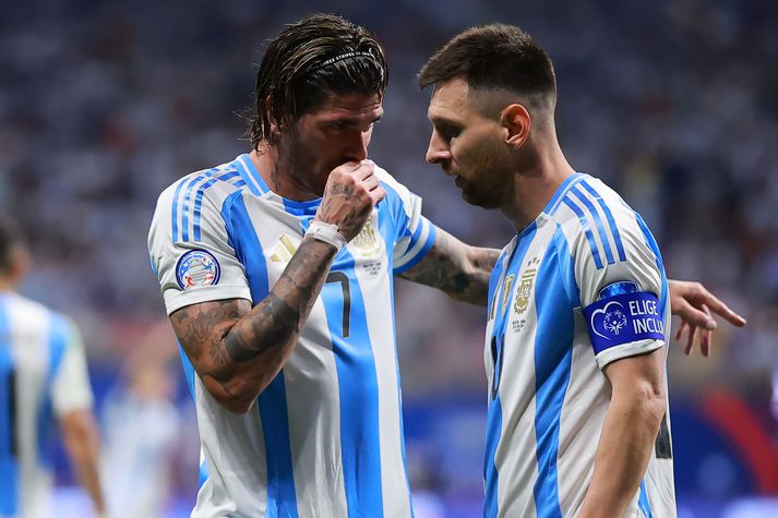 Lionel Messi og Rodrigo De Paul hafa verið lengi liðsfélagar hjá argentínska landsliðinu en núna eru þeir að fara spila saman hjá Inter Miami.
