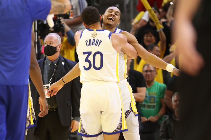 Stephen Curry og Jordan Poole fóru fyrir liði Golden State í nótt.