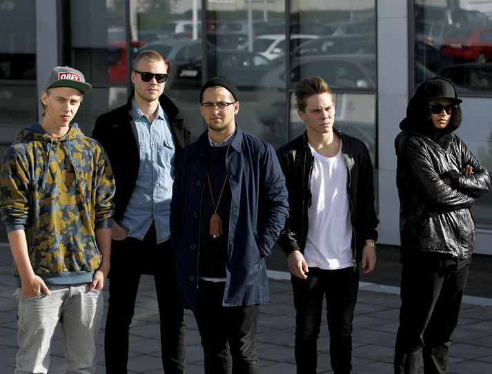 Plötusnúðarnir Kerr, Mooglie, Yamaho, Steindór og Lafontaine taka þátt í plötusnúðakeppninni Movida Corona.