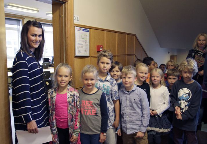 Grunnskólakennurum gæti fækkað stórlega verði ekkert að gert. Hér má sjá bekkjarkennara taka á móti nemendum sínum í þriðja bekk. 