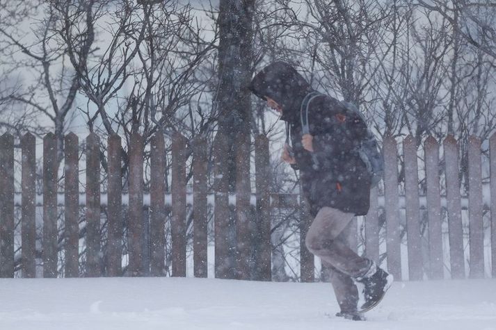 Það er spáð snjókomu fyrir norðan í dag og éljagangi sunnanlands.