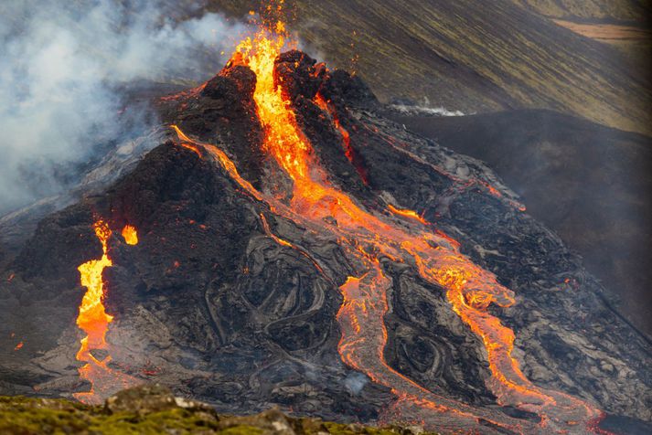 Eldgos við í Geldingadal við Fagradallsfjall.