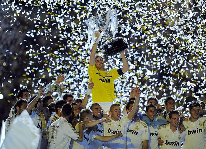 Real Madrid Spænsku meistararnir hafa verið tekjuhæsta knattspyrnulið heims síðustu átta ár. Ensk lið eru þó fjölmennust í hópi tuttugu ríkustu liða heims. Mynd/Getty
