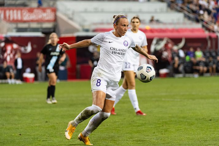 Gunnhildur Yrsa Jónsdóttir sést hér í alhvíta búningnum í leik með Orlando Pride liðinu.