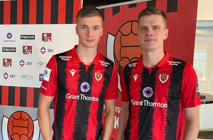 Karl Friðleifur Gunnarsson og Davíð Örn Atlason í Víkingstreyjunni.