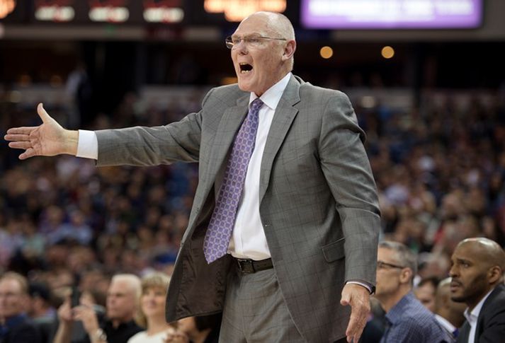 George Karl hefur stýrt liðum í 1999 leikjum í NBA-deildinni.