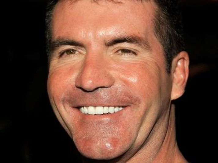 Simon Cowell er á leið upp að altarinu á næstu tíu árum.