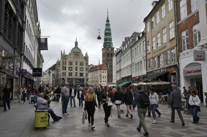 Breytingarnar hafa mælst fyrir, bæði hjá almenningi og stjórnmálamönnum, en áður en þær tóku gildi var nóg fyrir hjón að fylla út eyðublað á netinu til þess að fá skilnað í gegn.