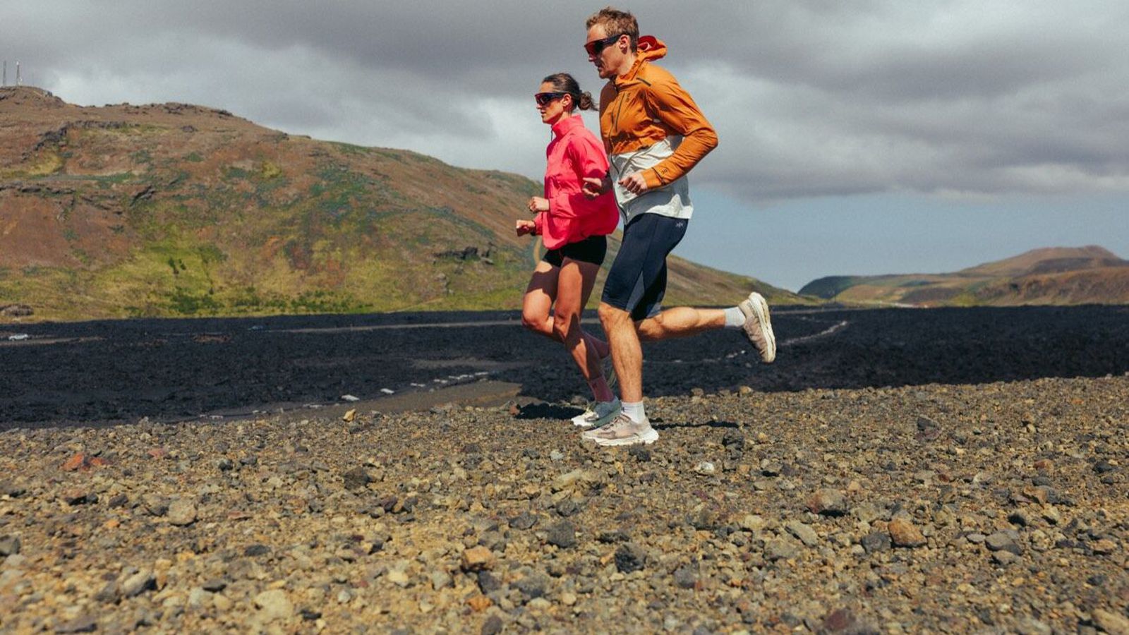 Grinda­vík Ultra strandaði við varnargarðana