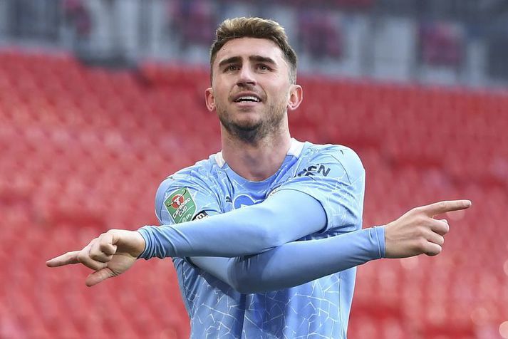 Aymeric Laporte hefur bara spilað með Manchester City frá því í janúar 2018 en varð samt enskur meistari í þriðja sinn í gærkvöldi.