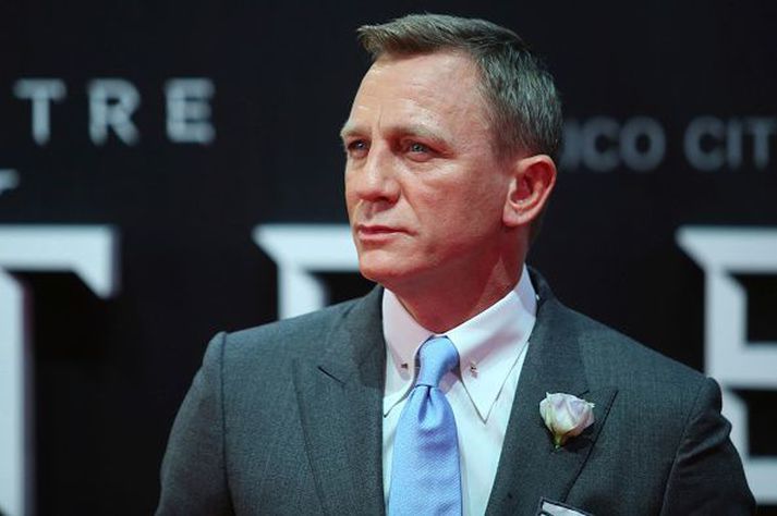 Daniel Craig fer með hlutverk Bond í síðasta sinn í myndinni.