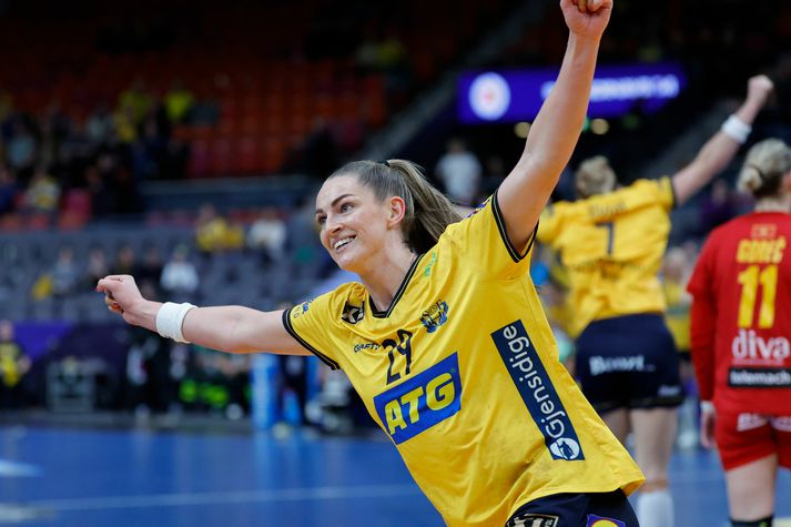 Kristín Þorleifsdóttir fagnar marki með sænska landsliðinu. Hún spilar nánast bara vörnina en fær stundum að fara í sóknina í hraðaupphlaupum.