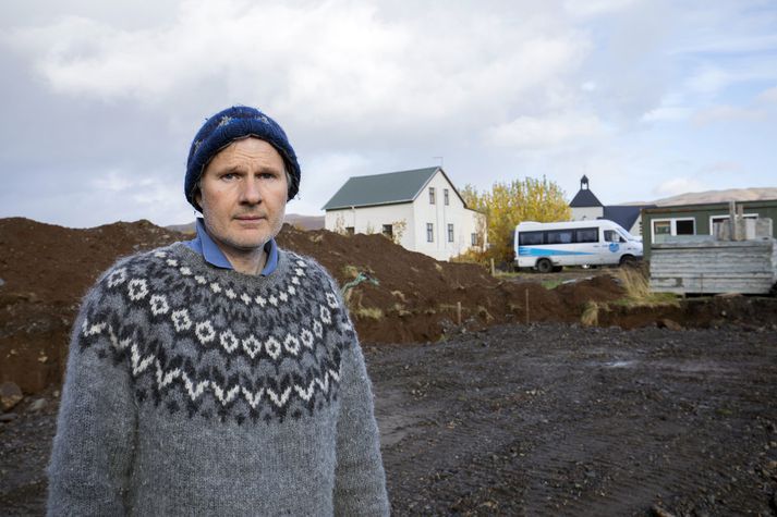 Páll Guðmundsson á lóð þá væntanlegs safnhúss nærri gamla Húsafellsbænum í október 2016.