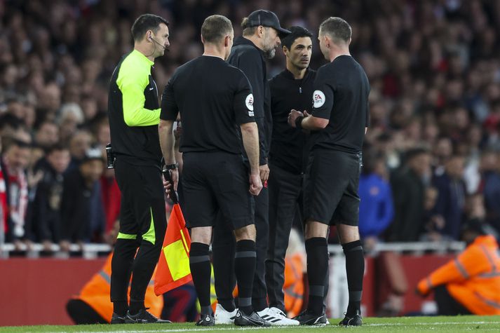 Jurgen Klopp og Mikel Arteta eru oftar en ekki líflegir á hliðarlínunni í leikjum sinna liða.