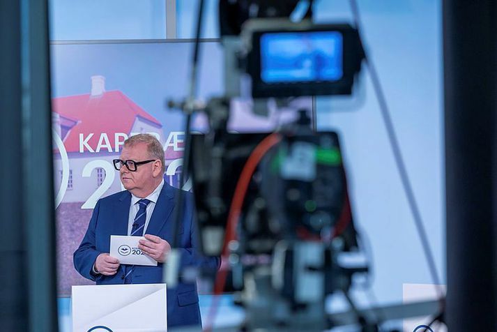 Heimir Már Pétursson stýrir kappræðunum sem hefjast að loknum kvöldfréttum, í opinni dagskrá og beinni útsendingu.