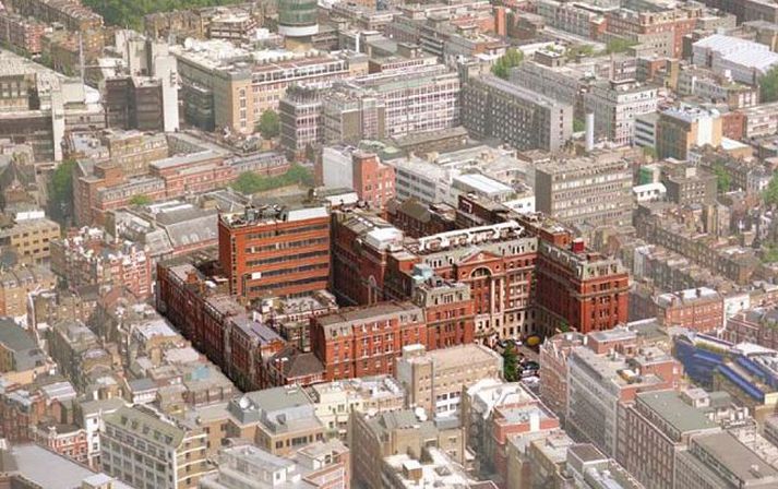 loftmynd af middlesex-sjúkrahúsinu Á myndinni sést hversu stórt framkvæmdasvæðið er í Lundúnum.
