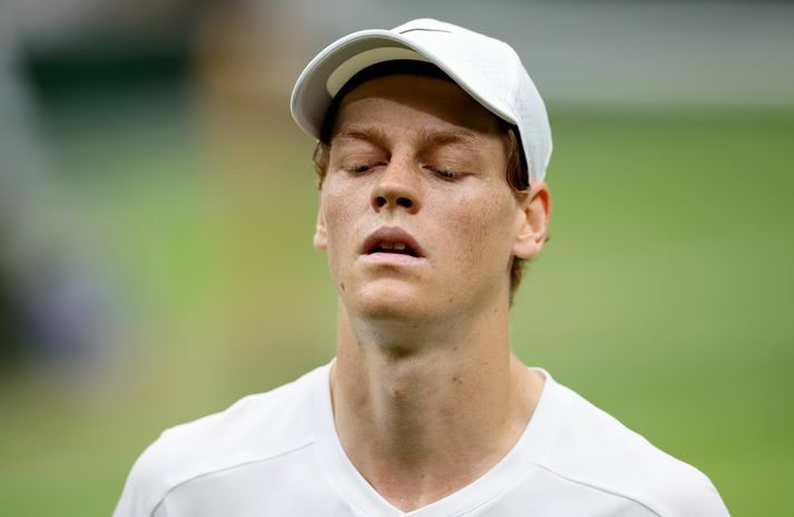 Jannik Sinner er efsti maður heimslistans í tennis en hann verður ekki með á Ólympíuleikunum í París.