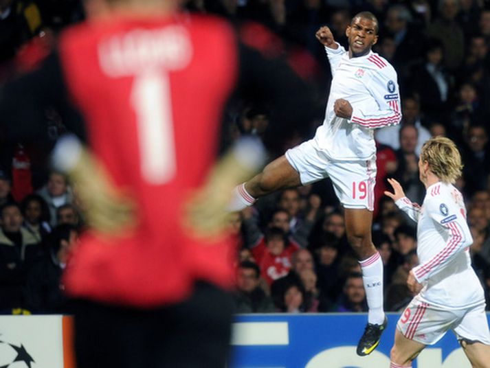 Ryan Babel sést hér fagna marki sínu á móti Lyon í Meistaradeildinni.