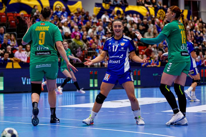 Elín Klara hlóð í tólf mörk í kvöld.