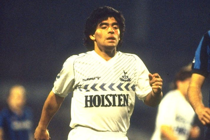 Diego Maradona í leik með Tottenham Hotspur í maí 1986. Rúmum mánuði síðar var hann orðinn heimsmeistari með argentínska landsliðinu.