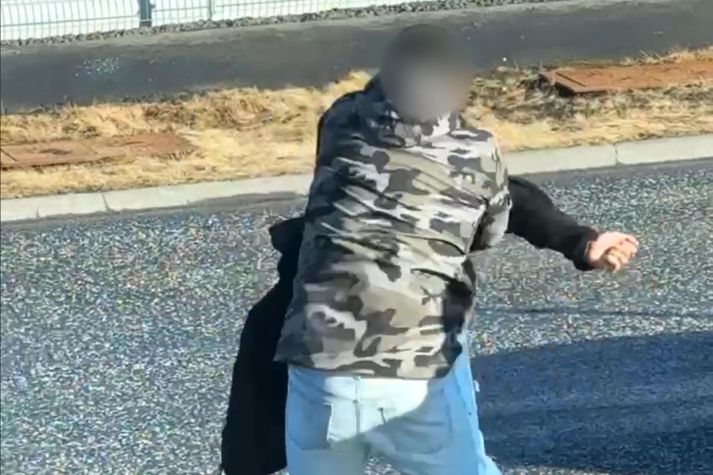 Slagsmál enduðu með stunguárás.