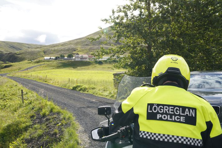 Stjórn íbúasamtaka í Mosfellsdal er uggandi yfir þeim umhverfisáhrifum sem atvikið mun mögulega valda.