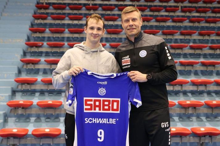 Arnór Snær Óskarsson er byrjaður að láta til sína taka hjá Gummersbach þar sem að hann spilar undir stjórn Guðjóns Vals Sigurðssonar.