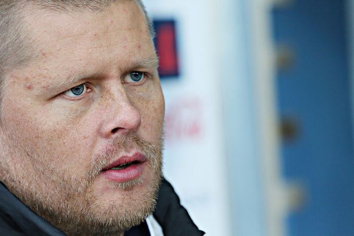 vonandi enginn snjór Landsliðsþjálfarinn vonar að það þurfi ekki að moka völlinn fyrir leik eins og síðast.fréttablaðið/daníel