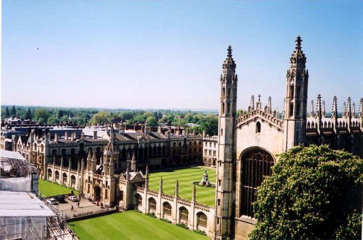 King‘s College í Cambridge. Uppbygging sprotafyrirtækja í líftækniiðnaði hefur verið markviss og hröð í og við Cambridge á Englandi á síðastliðnum þrjátíu árum. Flest líftæknifyrirtækjanna eru lítil með fimm til nítján starfsmenn.