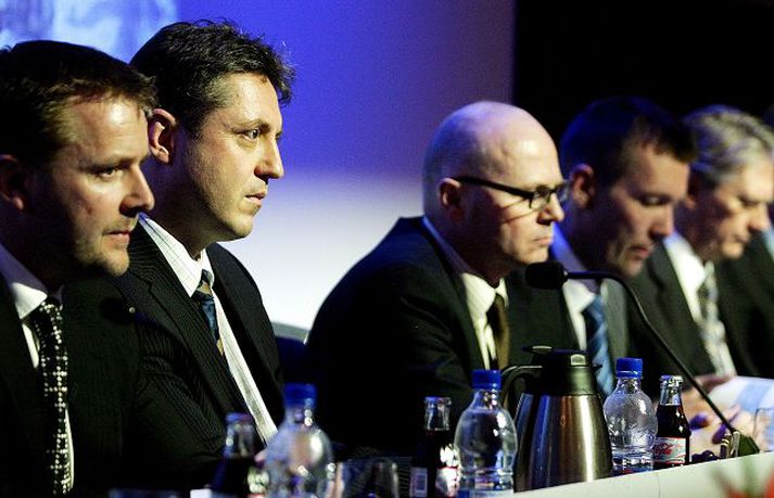 Lýður Guðmundsson stjórnarformaður, Sigurður Valtýsson, og Erlendur Hjaltason forstjórar.