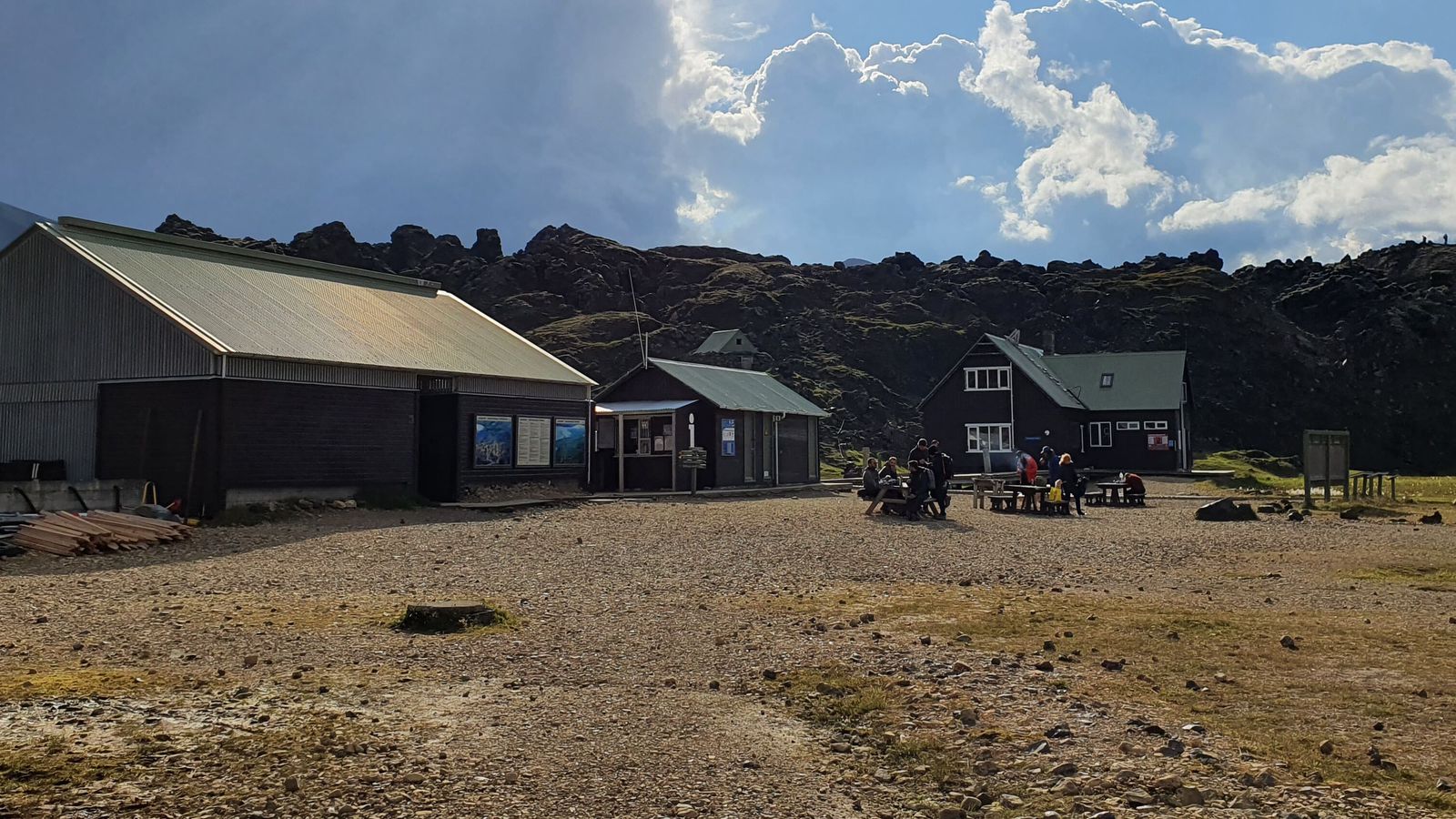 Erfiðar að­stæður þegar göngu­maður slasaðist á leið í Hrafn­tinnu­sker