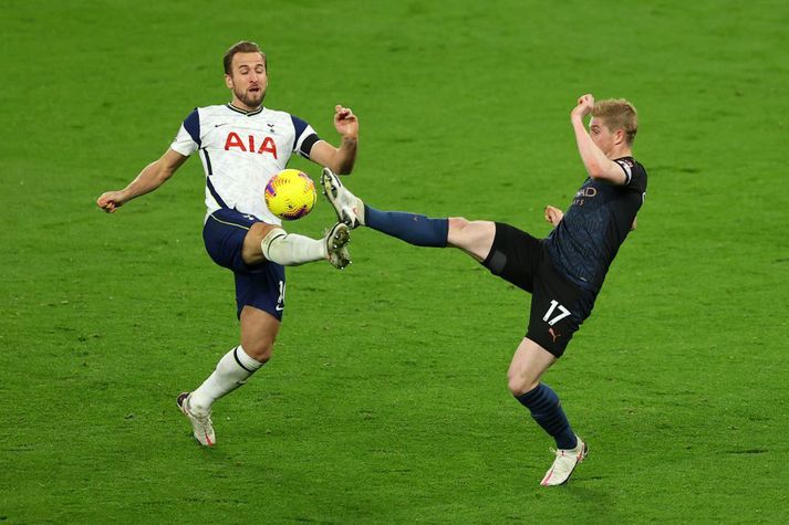 Kevin De Bruyne þykir líklegri til að ná úrslitaleiknum en Harry Kane.