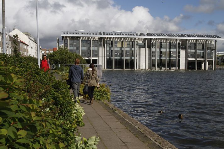 Félagsbústaðir eru félag að fullu í eigu Reykjavíkurborgar.  Félagið á, rekur og leigir út um 2.500 íbúðaeiningar í Reykjavík,