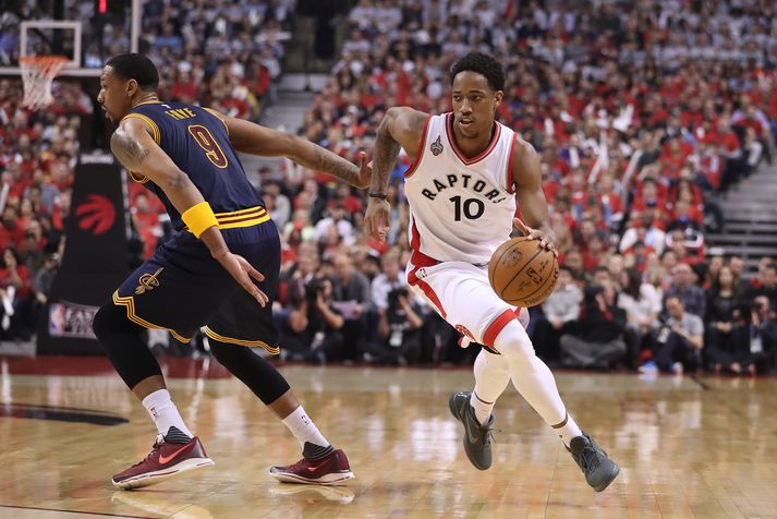 DeMar DeRozan sækir inn að körfunni í nótt.