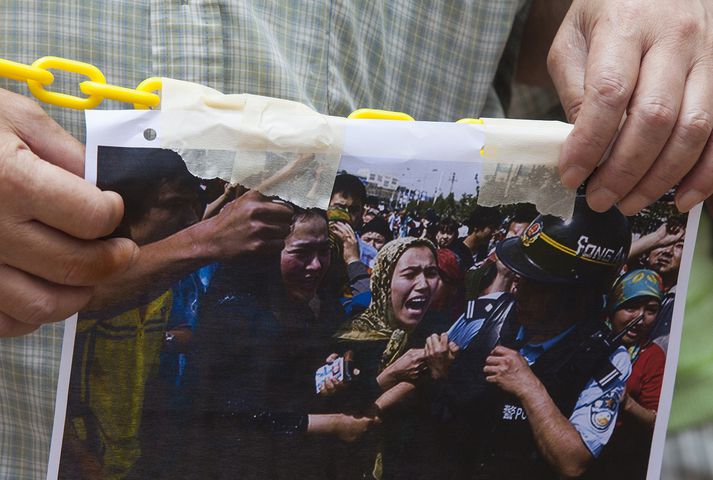 Íbúar Hong Kong mótmæltu ástandinu í Xinjiang á dögunum.