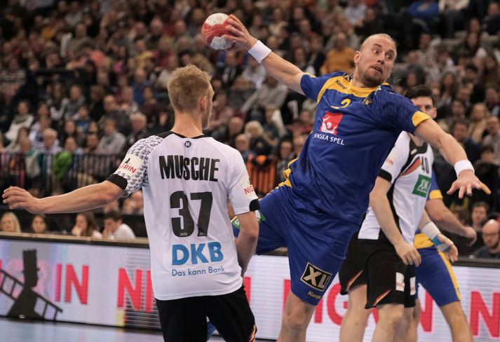 Anton Månsson lék meðal annars með sænska landsliðinu og er hér í leik gegn Þjóðverjum. Hann er nú á sínu síðasta keppnistímabili.