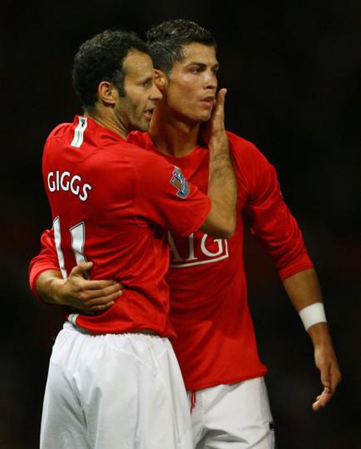 Giggs og Ronaldo í leiknum í kvöld en þeir skoruðu báðir.