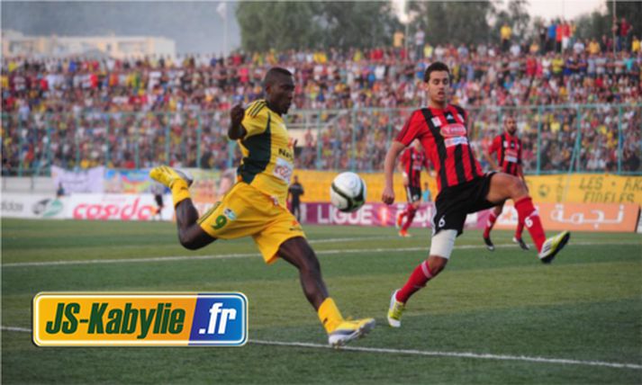 Ebossé í leik með Kabylie