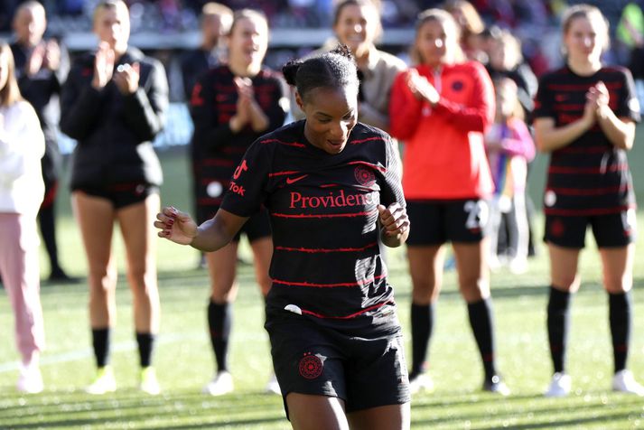 Crystal Dunn fagnar sigri Portland Thorns og sæti í úrslitaleiknum.