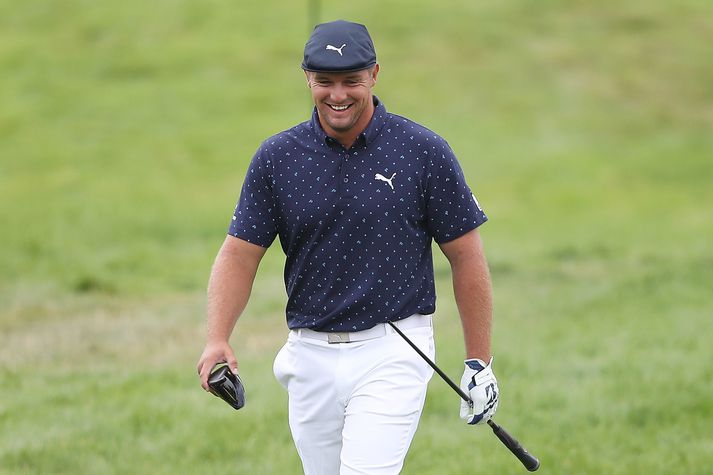 Bryson DeChambeau með brotnu kylfuna.