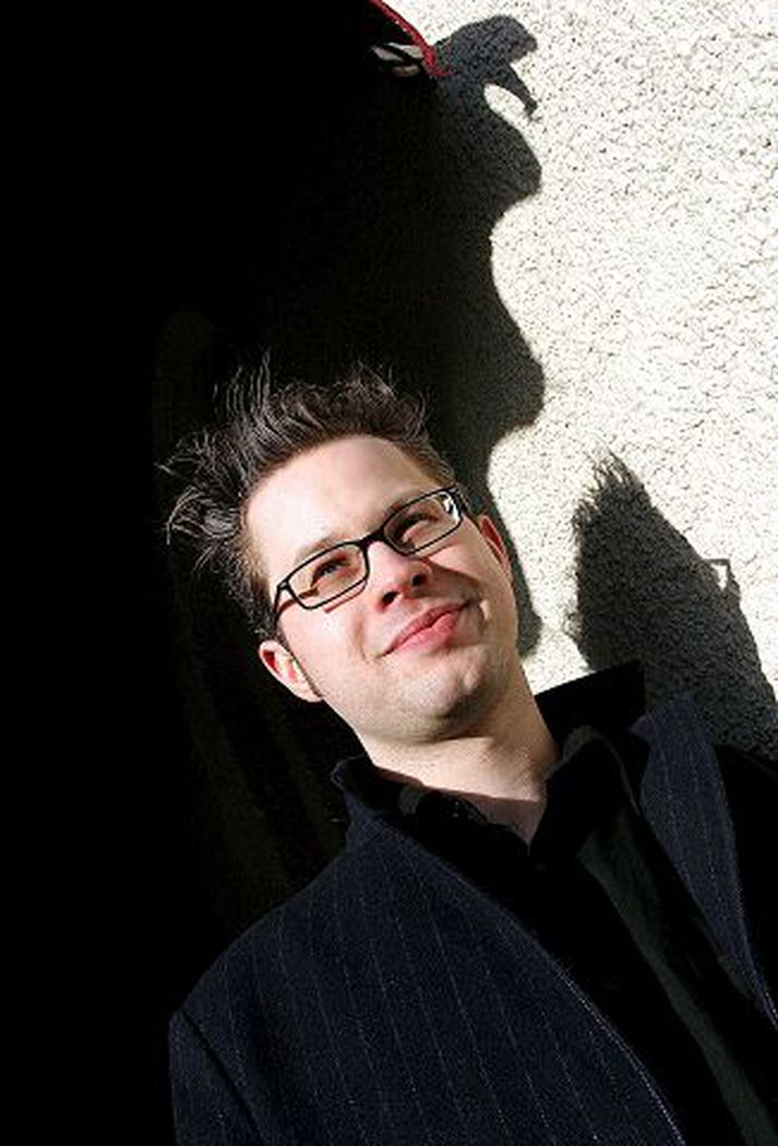 Tónlistarmaðurinn Curver endurútgefur plötuna Sjö þann sjöunda sjöunda 2007.