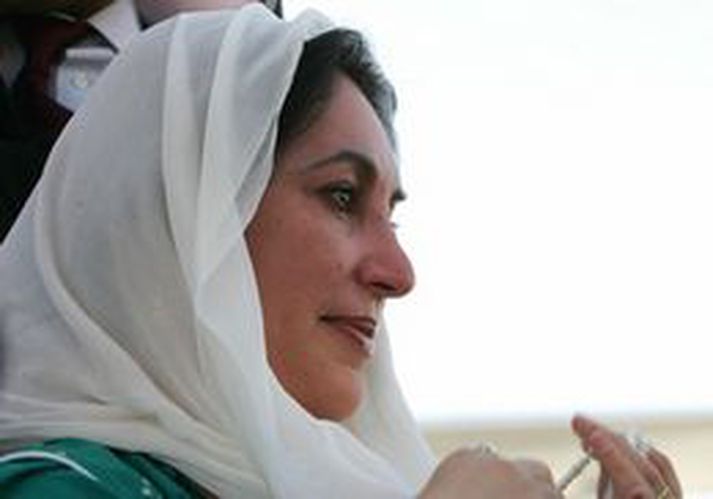 Benazir var tárvot við komuna til Pakistan eftir átta ár í útlegð í október 2007. MYND/AFP