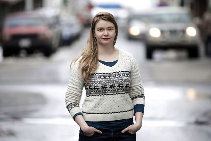 Prjónahönnuðurinn Guðrún Ragna Sigurjónsdóttir ætlar að klæða sönghópinn, Vini Sjonna, í frísklega liti í Þýskalandi. Fréttablaðið/Vilhelm