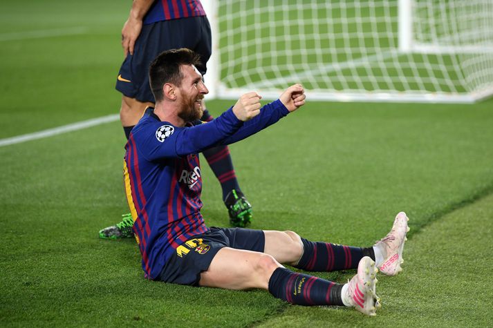 Lionel Messi fagnar marki í gær.