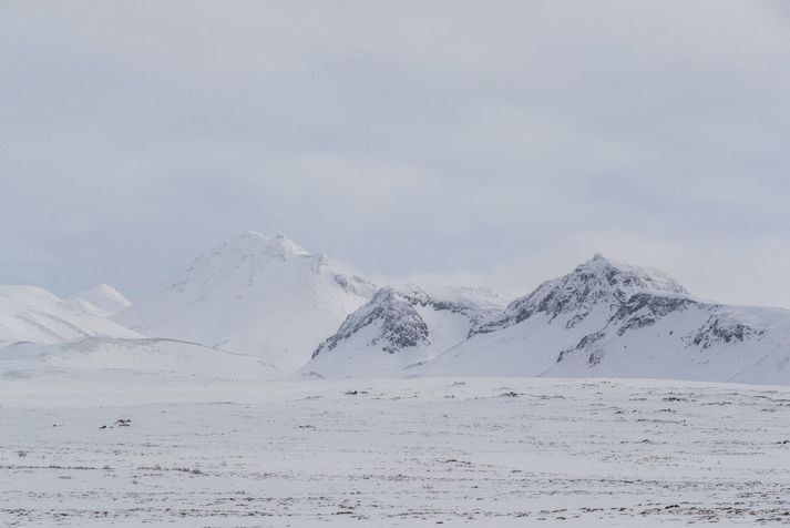 Víða er talin hætta á snjóflóðum á Norðurlandi. óvissustigi vegna snjóflóðahættu hefur verið lýst yfir á Siglufjarðarvegi.