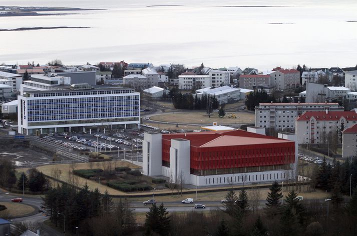 Lögregla hafði afskipti af manni í mjög annarlegu ástandi í vesturbæ Reykjavíkur á sjötta tímanum í nótt. 
