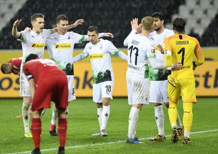 Leikmenn Borussia Mönchengladbach fagna einu af mörkum sínum í þýsku deildinni á þessu tímabili.